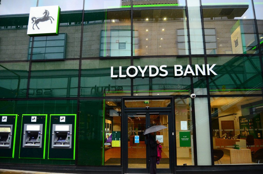 Lloyds Banking Group to shut another 136 UK high street branches